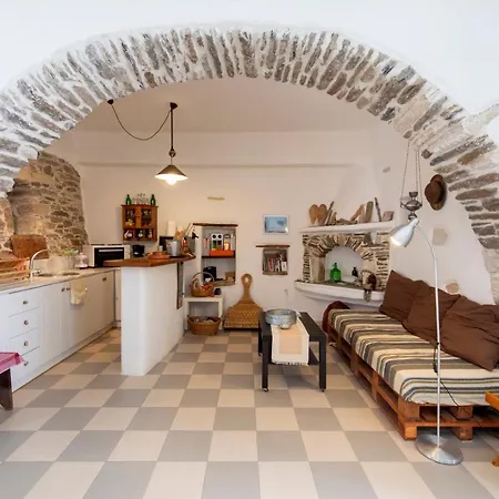 Holiday home Traditional Stonebuilt House *