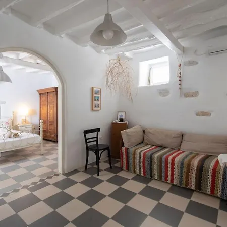 Traditional Stonebuilt House * Parikia (Paros)