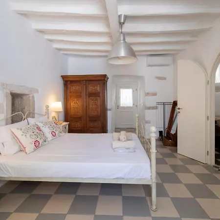 Holiday home Traditional Stonebuilt House *