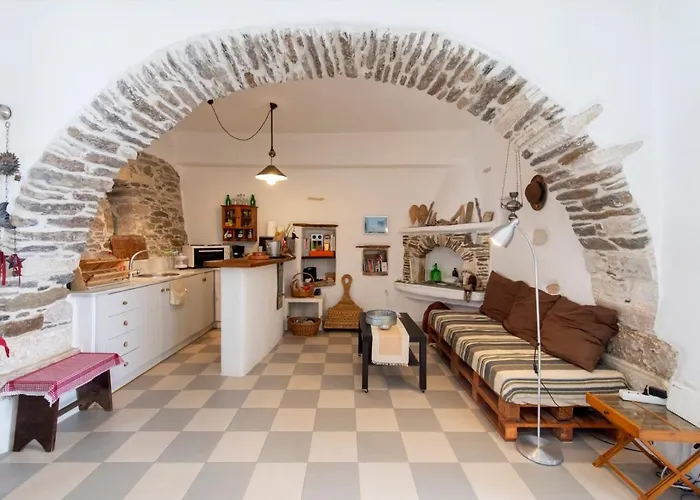 بيت للعطل Traditional Stonebuilt House *