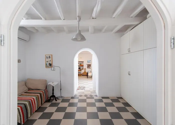 בית נופש Traditional Stonebuilt House פארוס